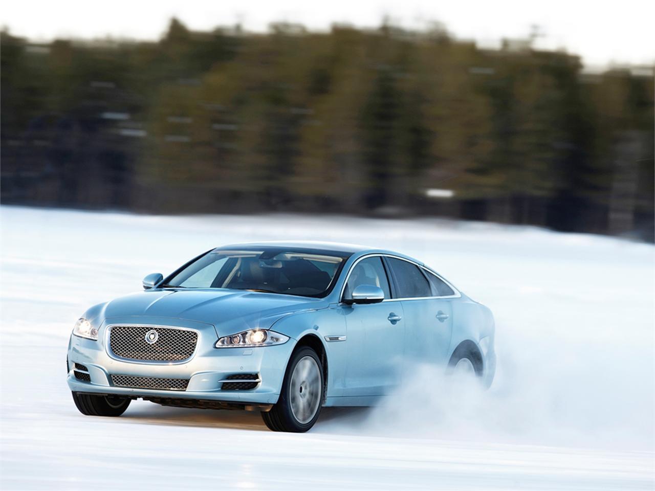 Jaguar arranca sus cursos de conducción invernal en Grand Valira