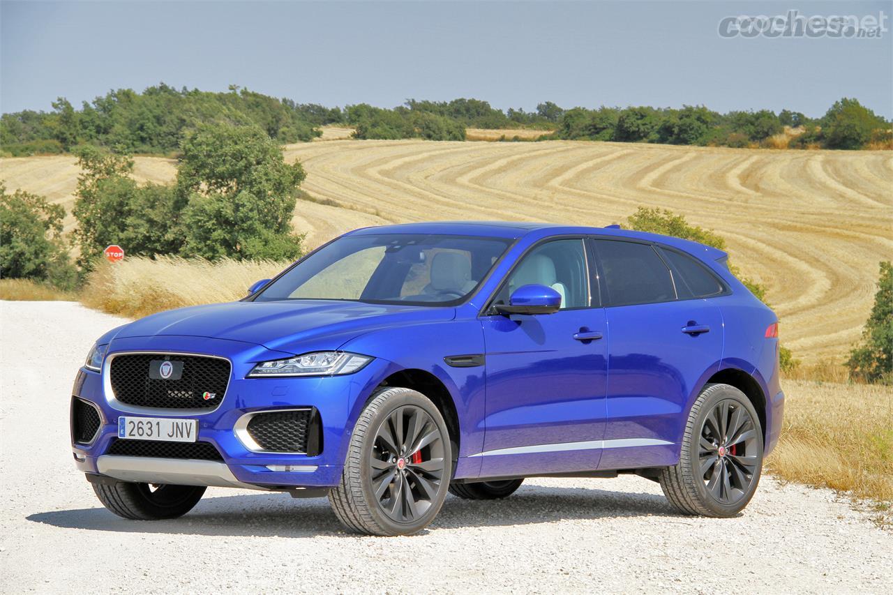 El F-Pace, y más en este acabado First Edition, es un coche de estética imponente. El estilo de Jaguar encaja a la perfección con las proporciones de un SUV.