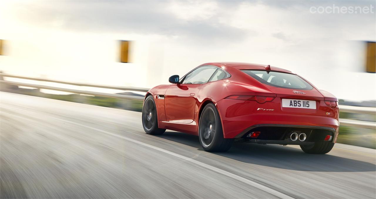 El F-Type R Coupé equipa el V8 sobrealimentado de Jaguar, ahora con 550 CV de potencia.