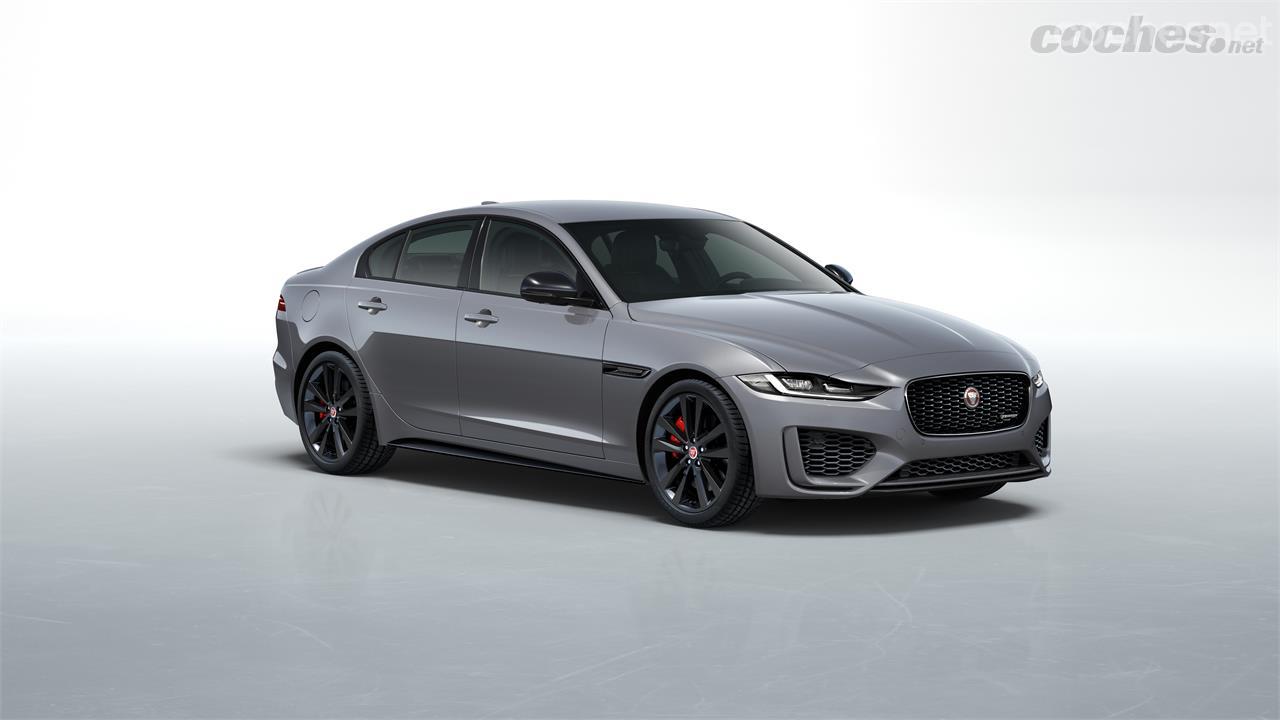 El Jaguar XE es más pequeño que su hermano pero tiene los mismos motores incluyendo el nuevo diésel dotado de hibridación ligera. 