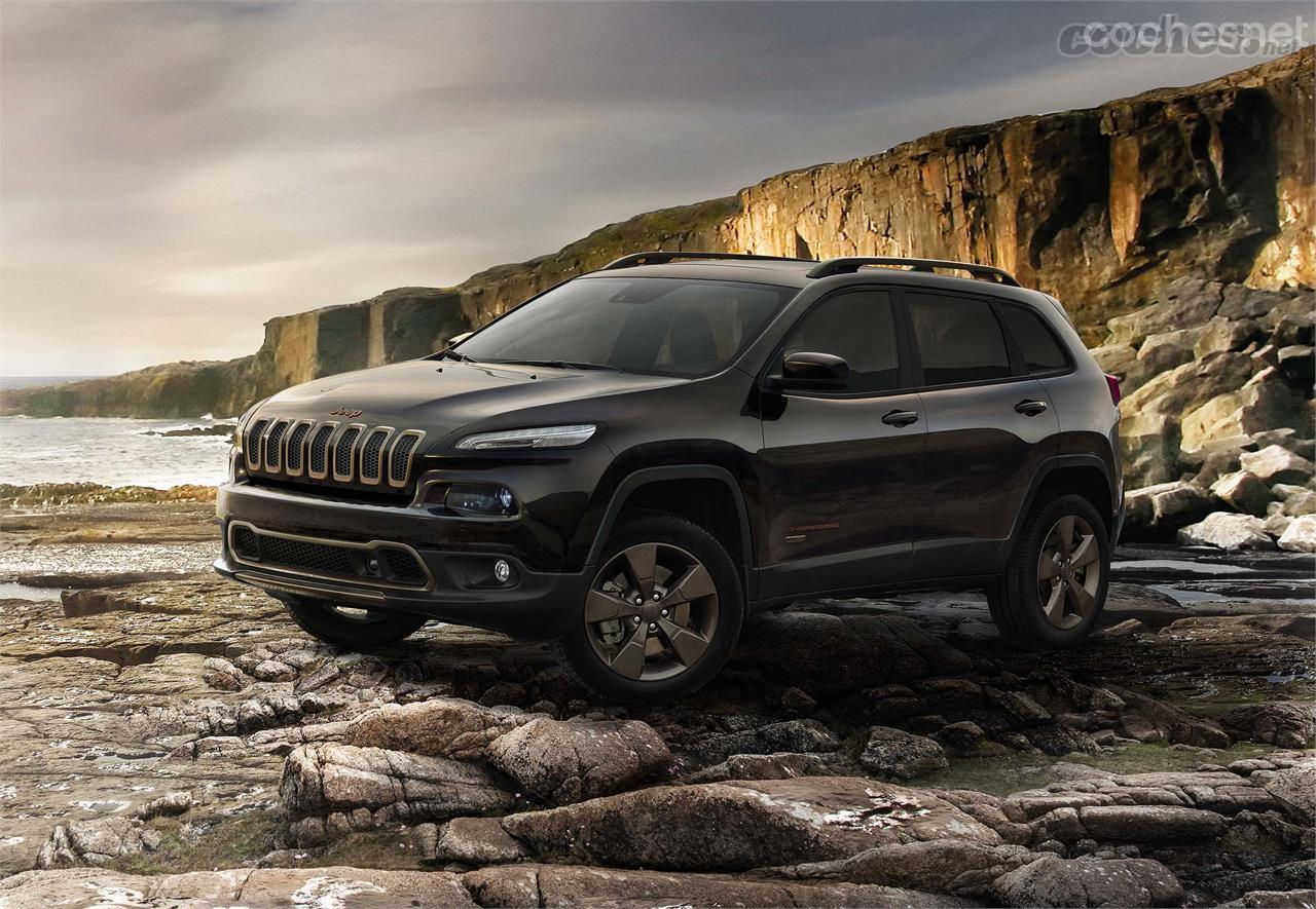 El Jeep Cherokee 75th Anniversary monta un motor MultiJet II diésel de 2,2 litros que rinde 200 CV.