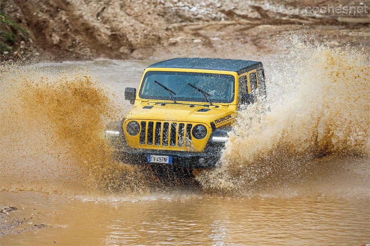 El Jeep Wrangler ha mejorado sus transmisiones y calidad de acabados, para mejorar su polivalencia. 