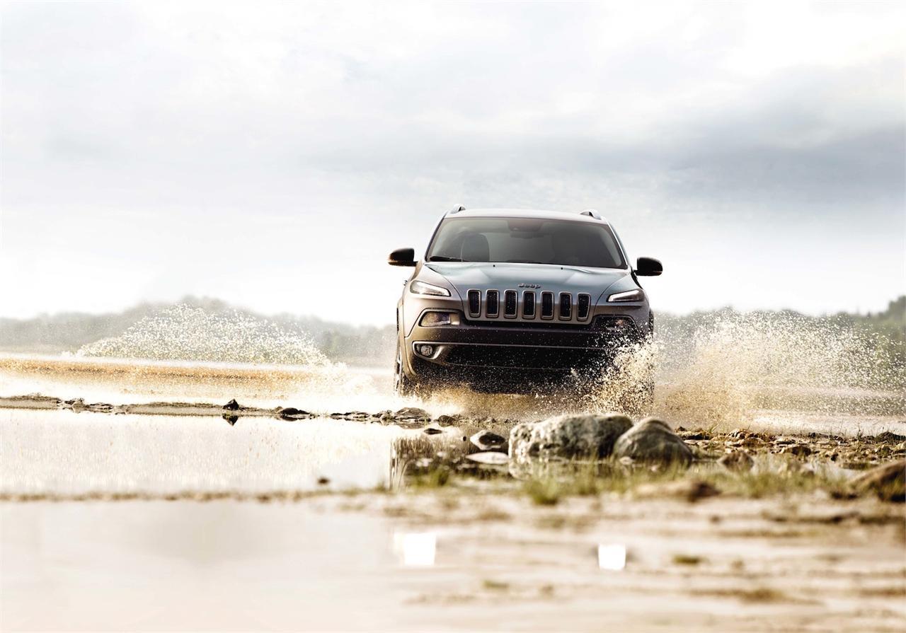 La versión Trailhawk es la más campera de la gama gracias a sus mejores ángulos, su mayor altura al suelo y a la presencia de una reductora.