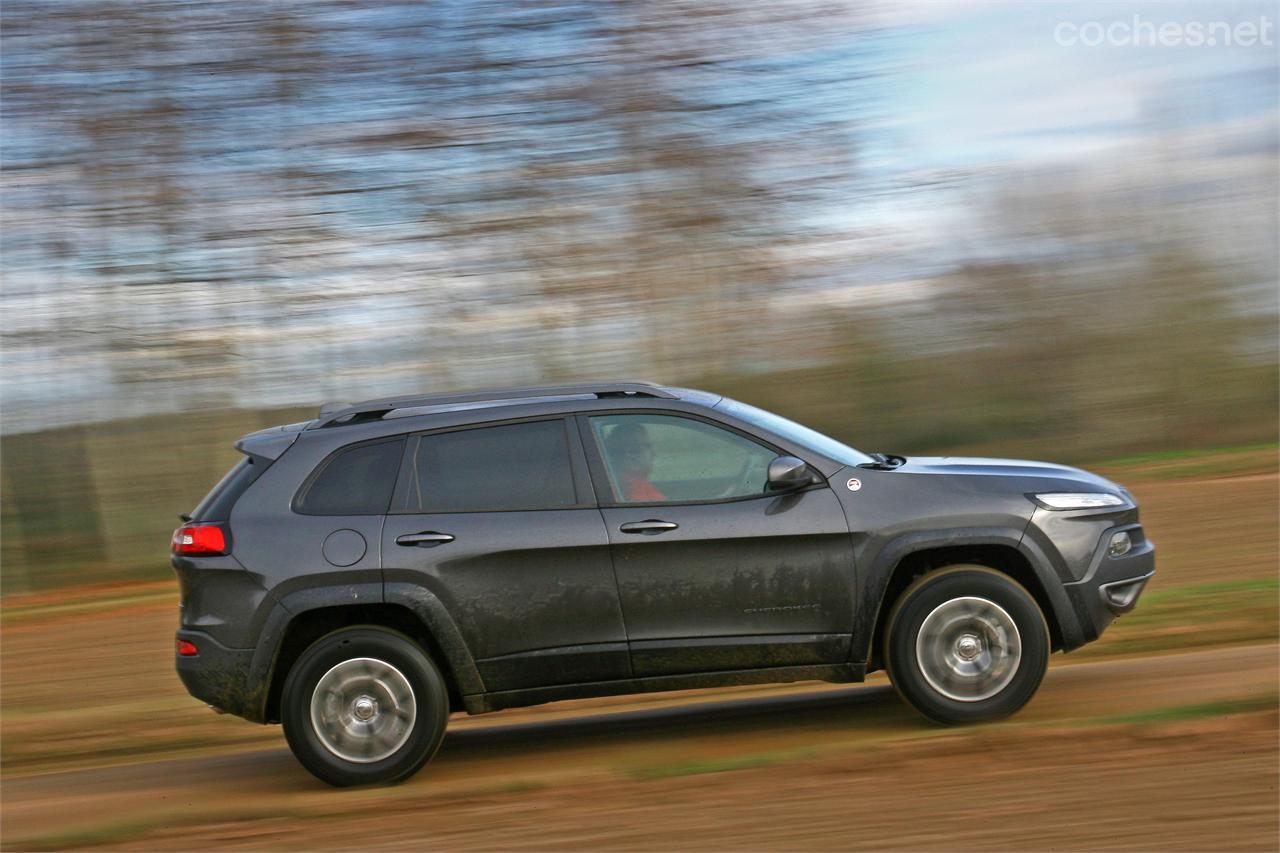 Confortable, bien equipado y con unas buenas prestaciones off-road, este Cherokee es el mejor de la gama fuera del asfalto pero su precio es elevado.