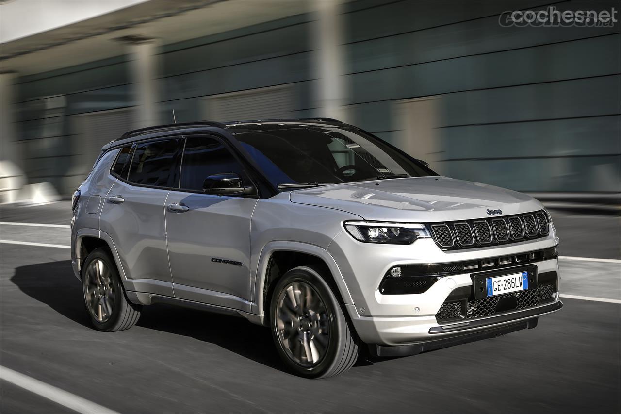 El Jeep Compass 2021 es confortable. La versión con motor de gasolina de 150 CV y cambio automático debería tener, no obstante, una respuesta más lineal. 