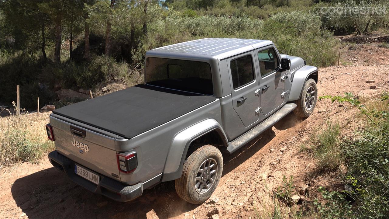 El Jeep Gladiator mide 5,59 metros de largo y cuesta 78.800 euros en este acabado Launch Edition más completo. 