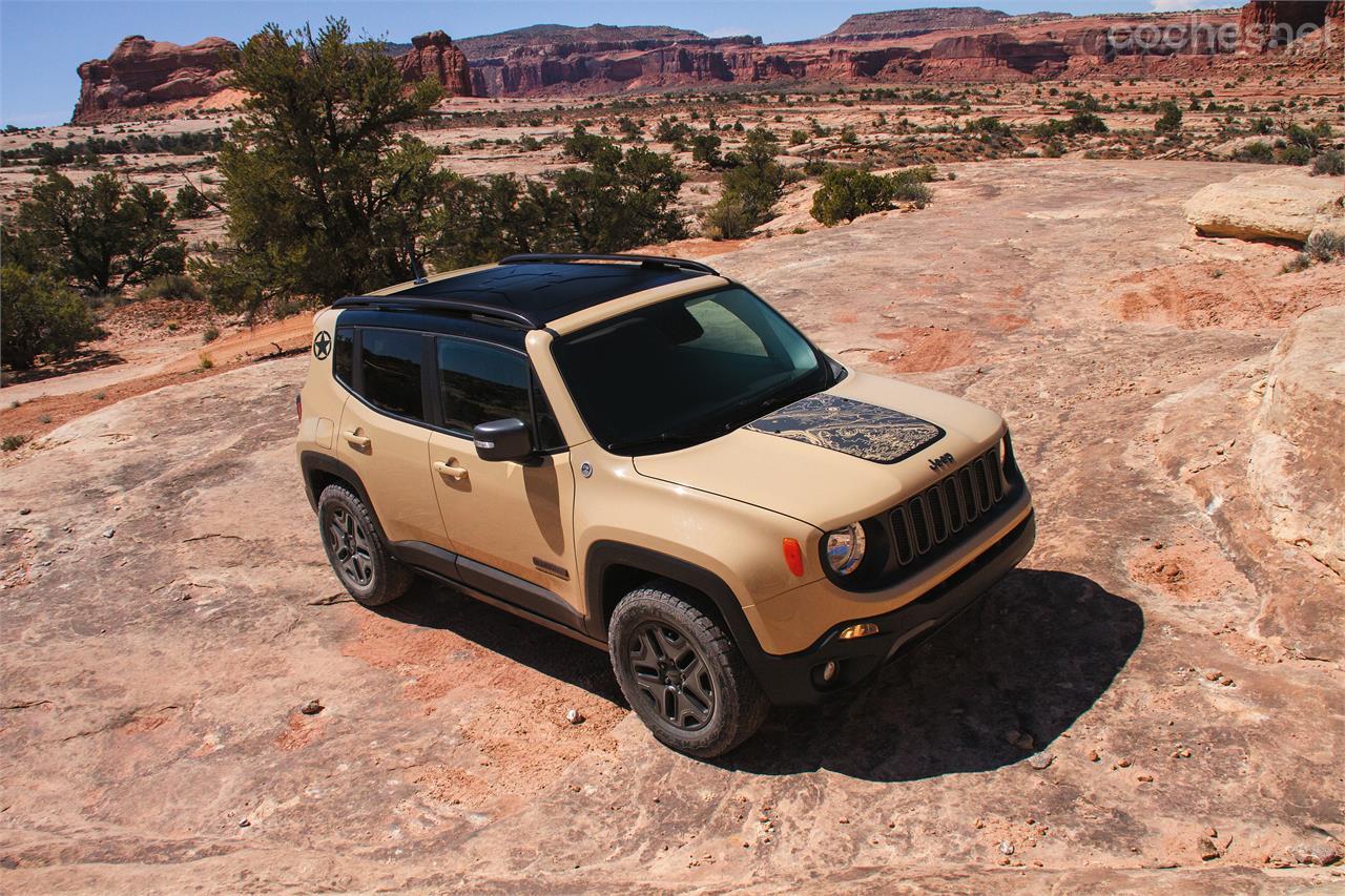 Jeep Renegade Deserthawk con sistema de tracción 4x4 Active Drive Low.