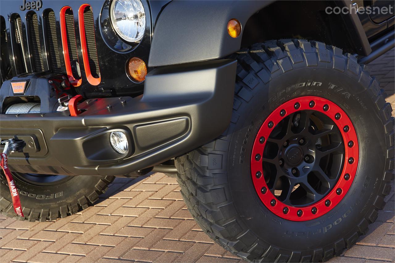 Jeep Wrangler Level Red