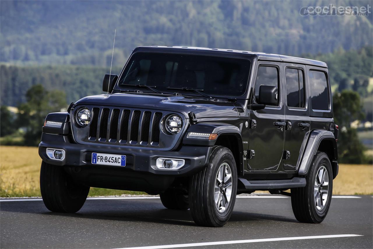 El Jeep Wrangler 2018 cambia poco aparentemente, pero lo cierto es que se actualiza bastante, sobre todo en lo referente a motores y transmisiones. 