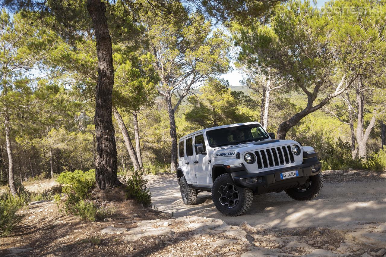 La marca asegura que esta versión no pierde ninguna de las capacidades off-road que tienen el resto de integrantes de la gama Wrangler.