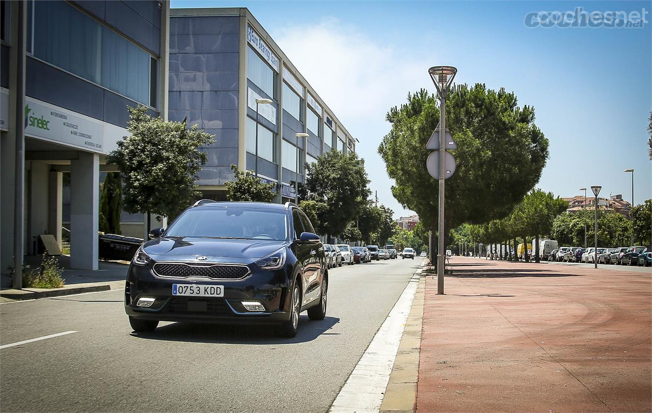 Donde mejor se aprovechan las cualidades de este crossover es en ciudad. Moverse sin gastar gasolina durante unos 50 kilómetros no sólo permite ahorrar en combustible, sino contaminar menos. 