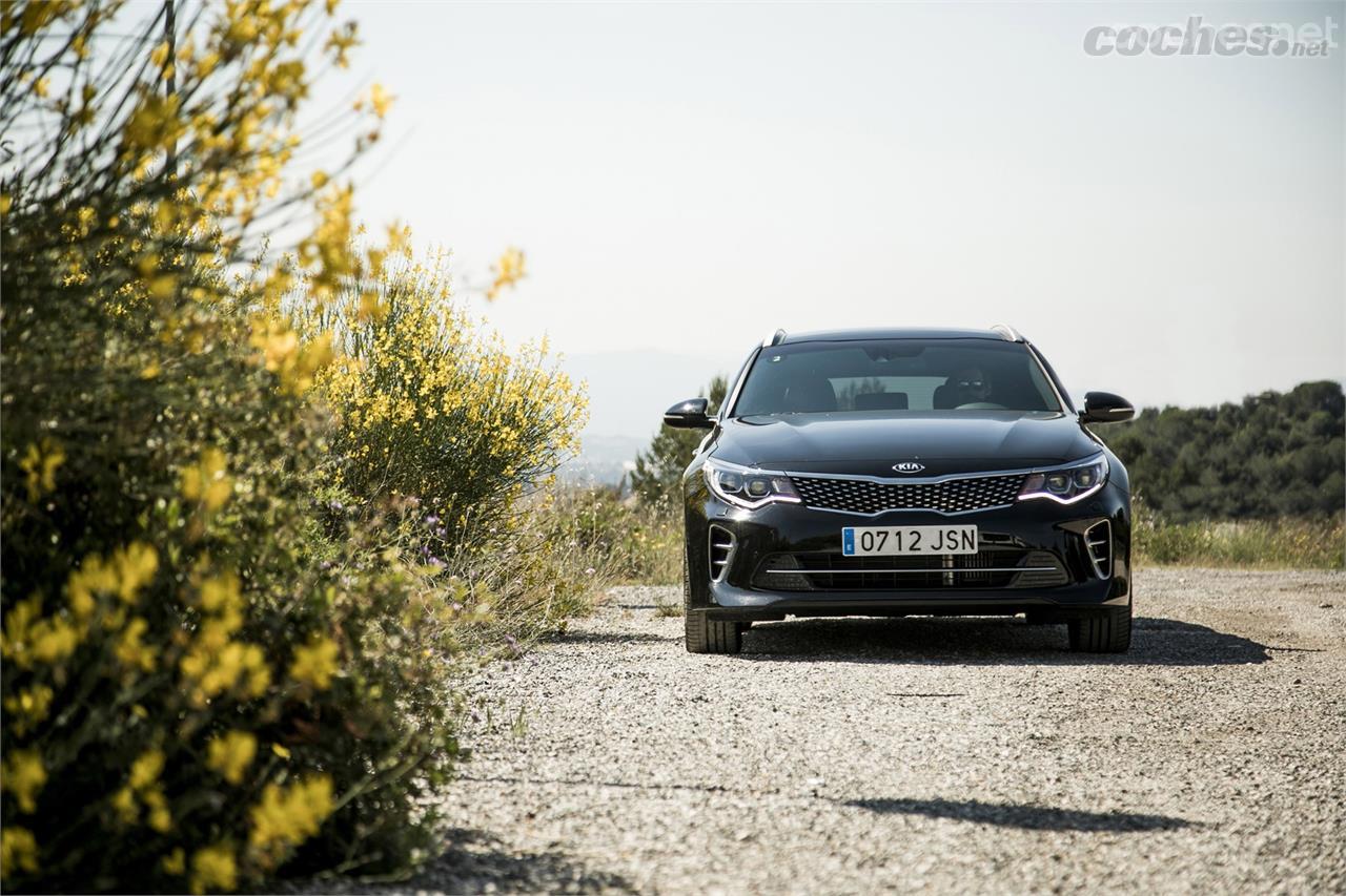 Llevarse un Kia Optima SW, con un motor diésel potente y cargado hasta arriba de equipamiento, por "sólo" 30.000 euros lo convierte es una de las mejores opciones del segmento.