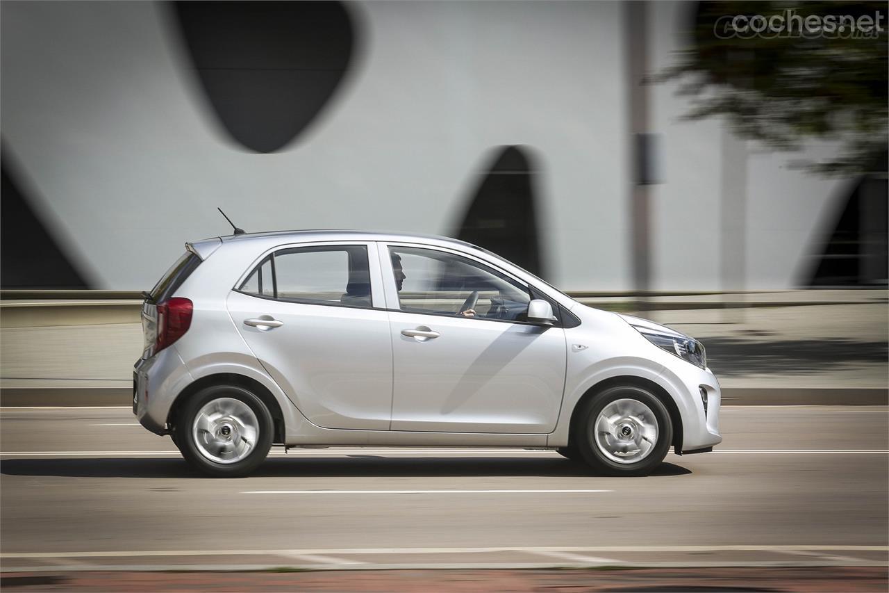 Gracias a sus reducidas cotas, se muestra como un coche ideal para moverse por las ciudades (y encontrar aparcamiento).