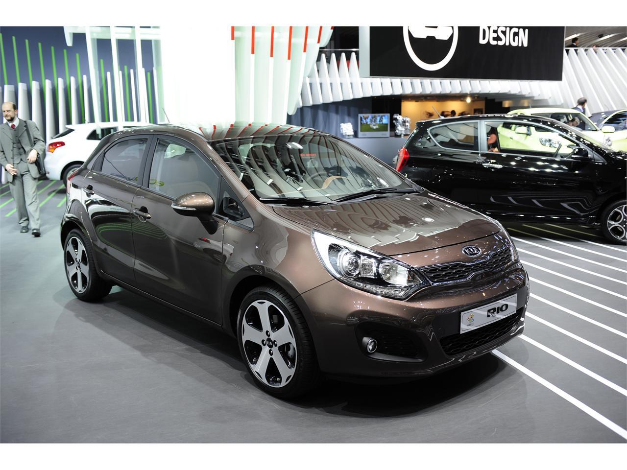 Opiniones de Kia Rio 2011: Crece en medidas