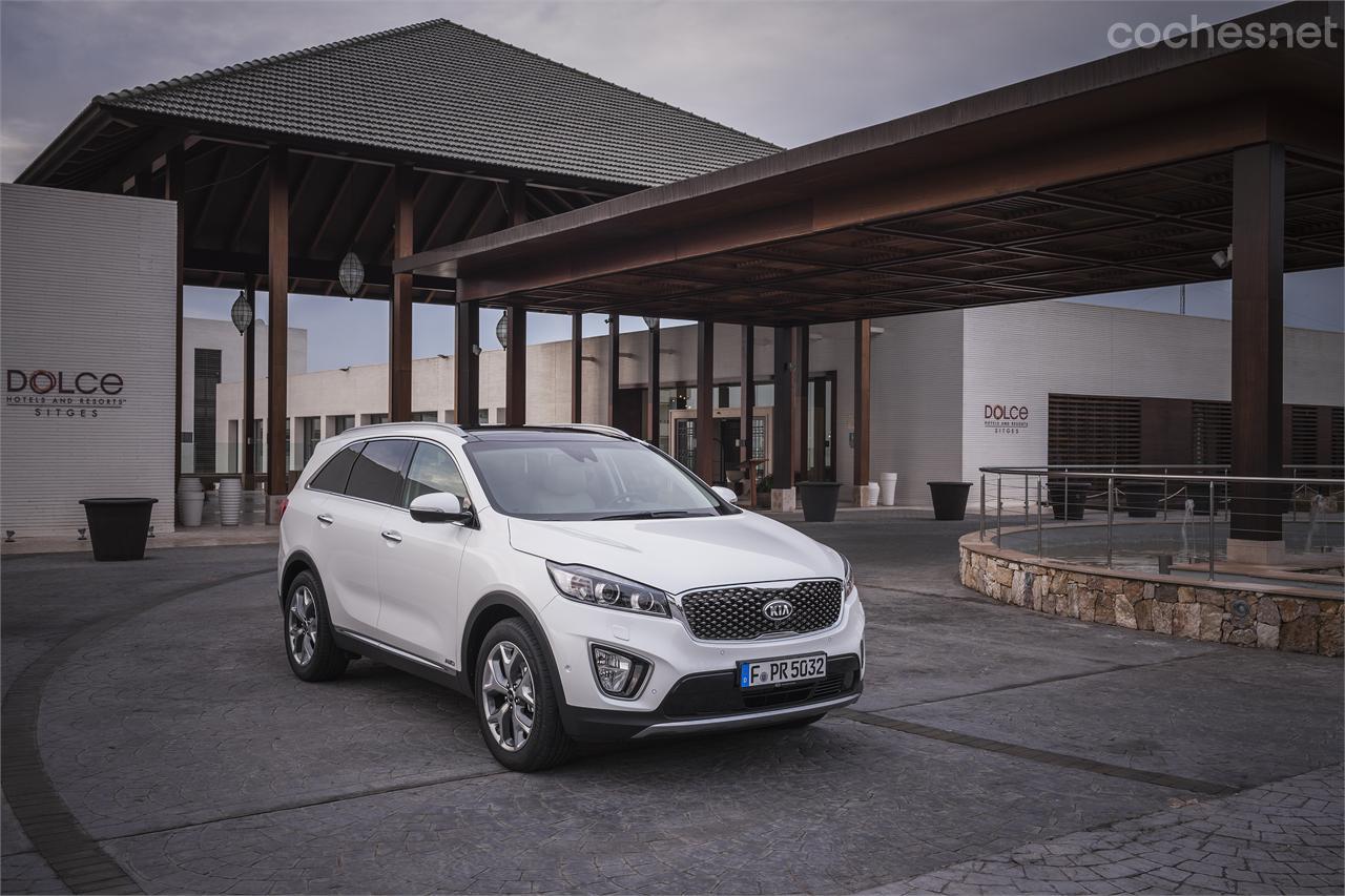 Más largo, más bajo y con más distancia entre ejes, el Sorento ha dejado casi de ser un SUV para entrar en territorio crossover.