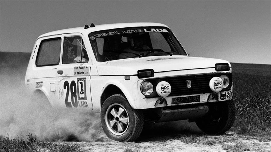 El otrora importador francés de Lada, la firma Poch, consiguió gran número de éxitos deportivos con el Niva como el triplete en el Rally de los Faraones de 1983.