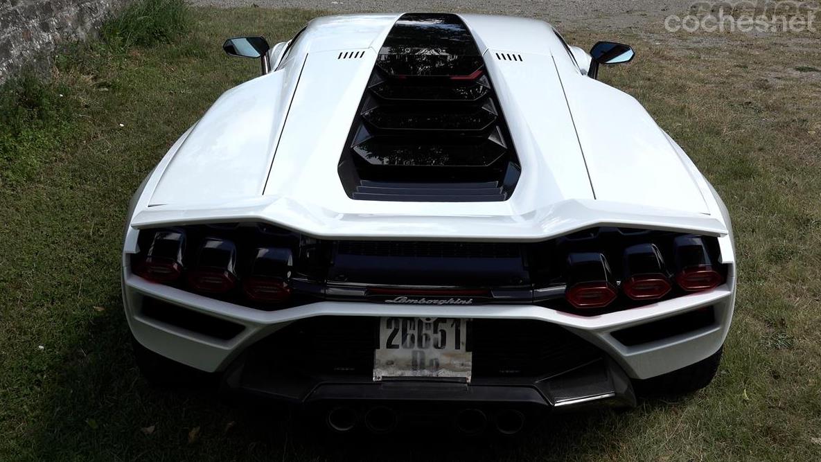 LAMBORGHINI Aventador - Yes, the test license plate for this Countach development unit is a piece of paper in a plastic bag.