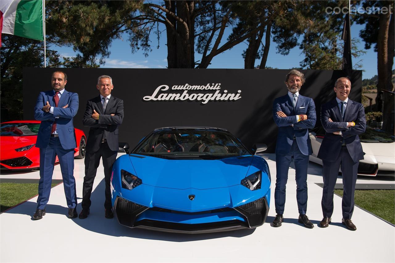 Peeble Beach ha sido el escenario elegido para presentar el primer "Lambo" Superveloce descapotable.