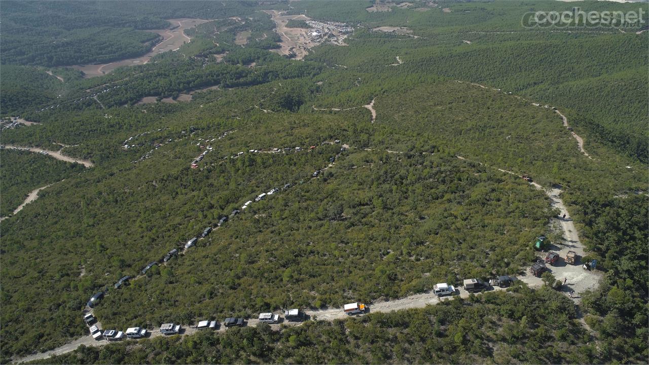 Como parte de celebración del 70º aniversario de la marca, se ha realizado una caravana con todos los Land Rover participantes.