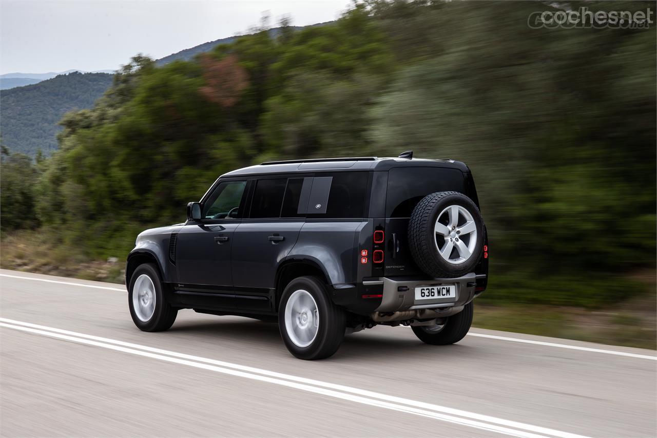 El breve contacto con el Land Rover Defender D300 demostró que las versiones diésel siguen siendo muy interesantes. 