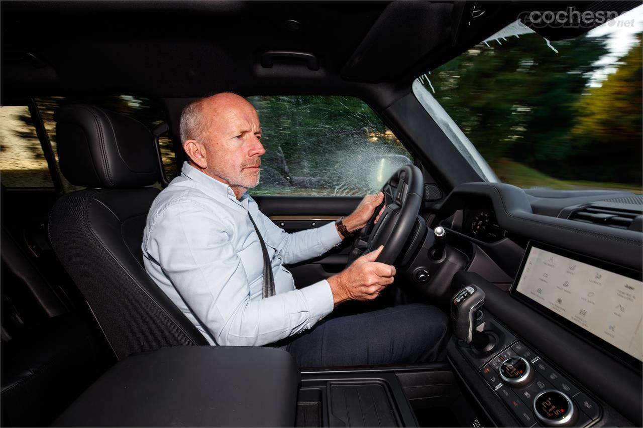 Mike Cross, Jefe de Ingenieros de Jaguar-Land Rover, fue el piloto que nos acompañó en la jornada de test. 