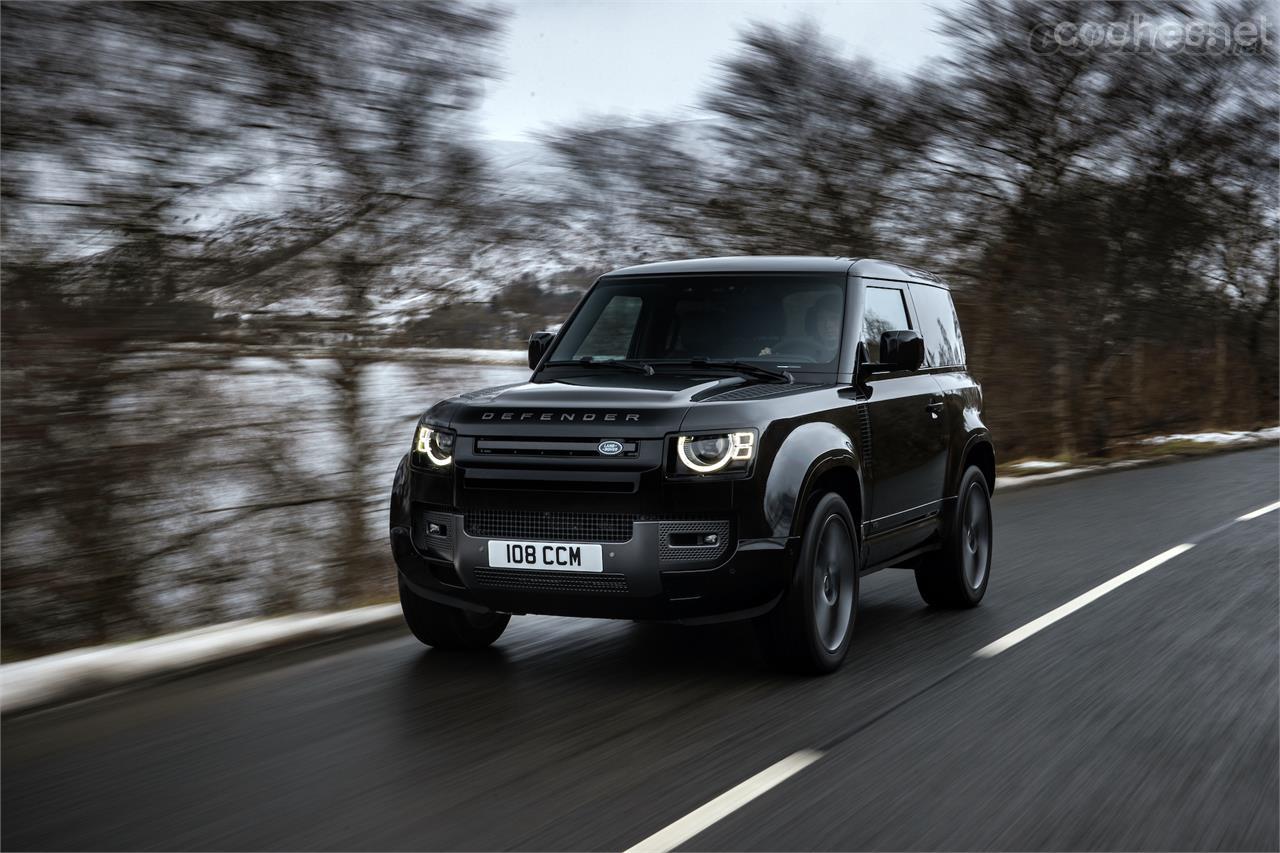 La gama Land Rover Defender 2021 incorpora una nueva versión con motor V8 sobrealimentado que ofrece 525 CV.