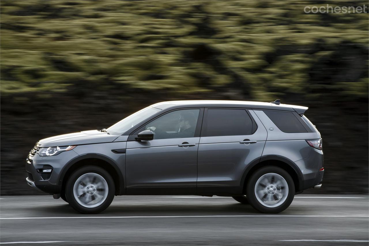 Más grande y más elegante que el Freelander, el Discovery Sport se sitúa por debajo del Discovery en la gama "funcional" del fabricante.