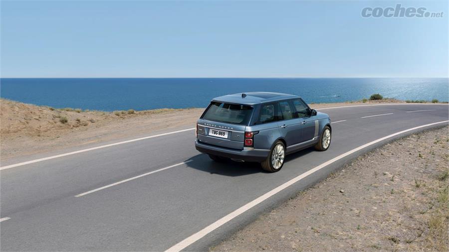 No hay cambios en la estética de los Range Rover, que mantiene el diseño clásico. La gran novedad de la gama son las nuevas mecánicas diésel.