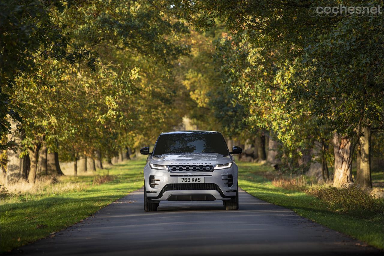 Land Rover quiere tener toda su gama de vehículos electrificada en mayor o menor medida este mismo año. 