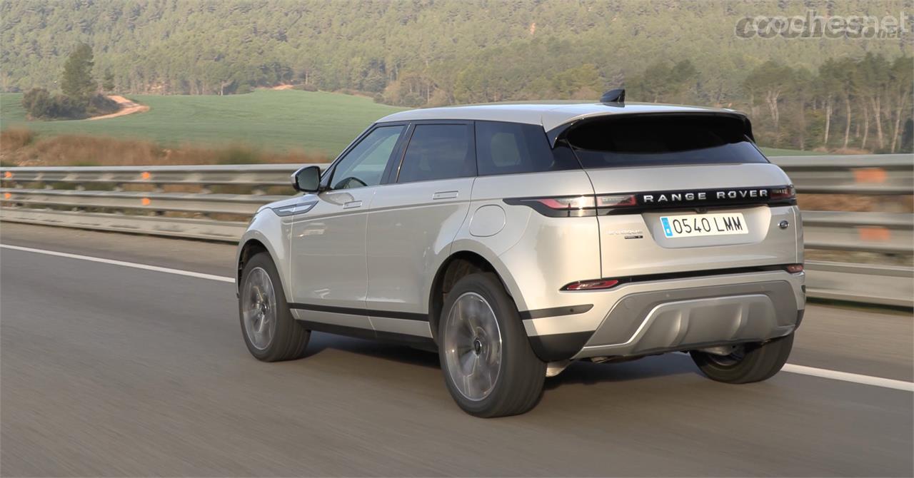 El confort de marcha del Evoque en autopista es muy elevado. La suspensión parece tallada para este tipo de vías.