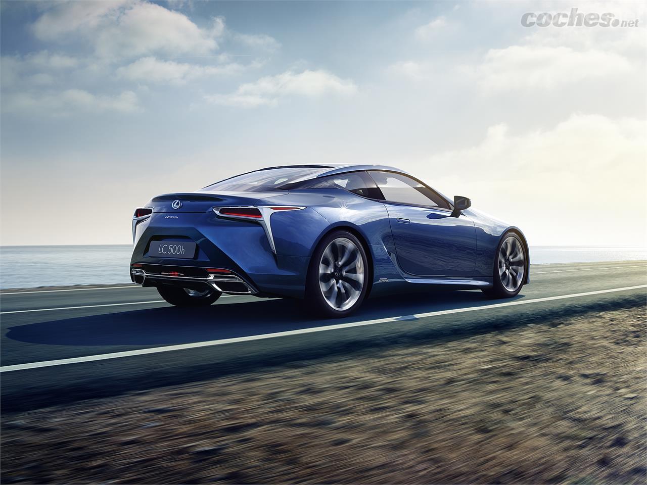 Al Lexus LC 500 lo conocimos hace un mes en el Salón de Detroit. Ahora, en Ginebra, veremos la variante híbrida LC 500h.