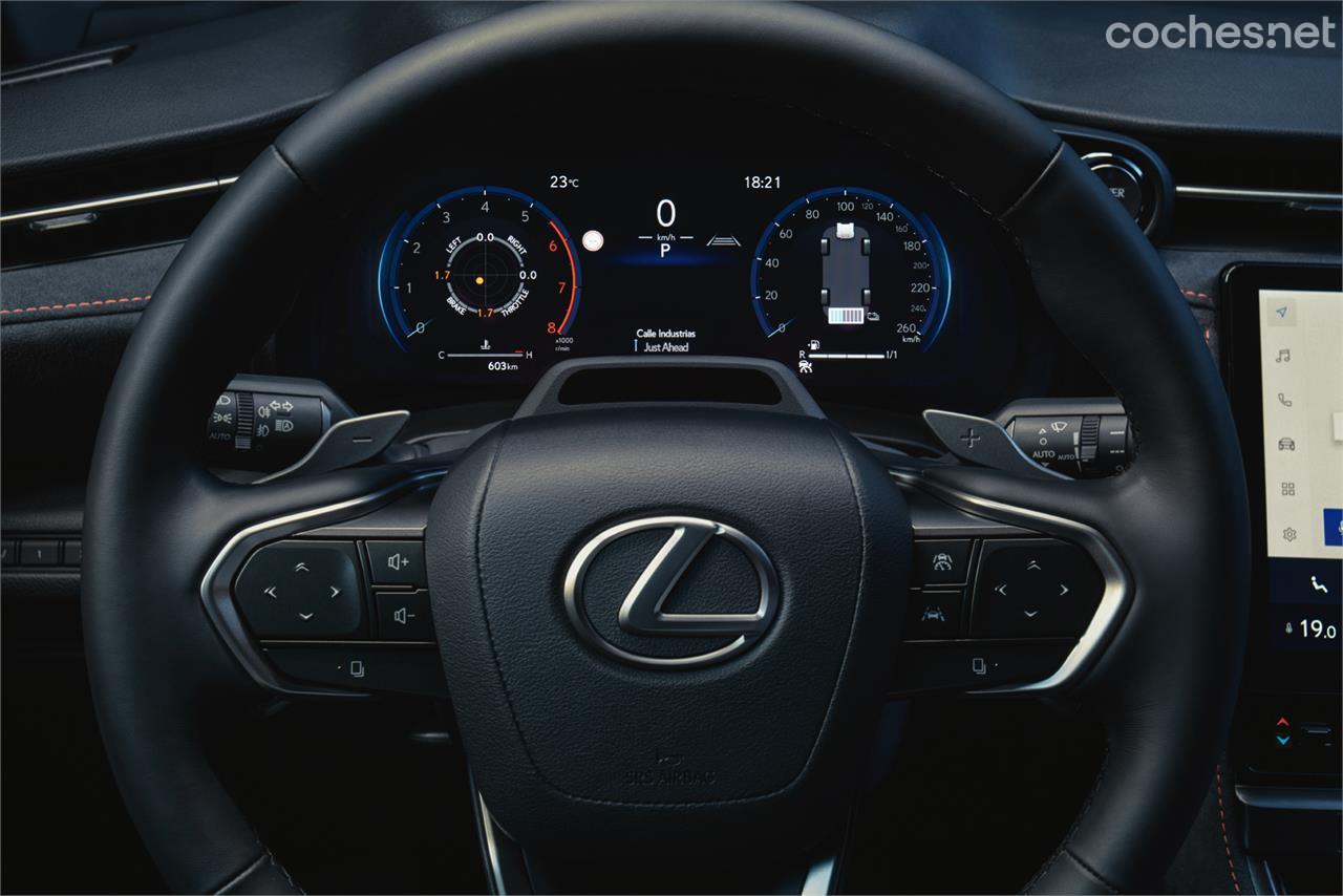 El cuadro de instrumentos digital de 12,3” se estrena por primera vez en un Lexus.