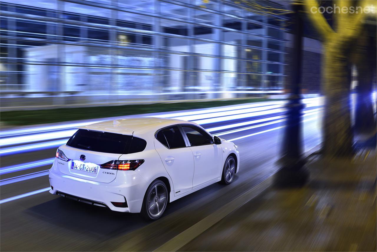 En ciudad no será raro obtener medias por debajo de los 4 l/100 km. El modo EV nos permite conseguirlo.