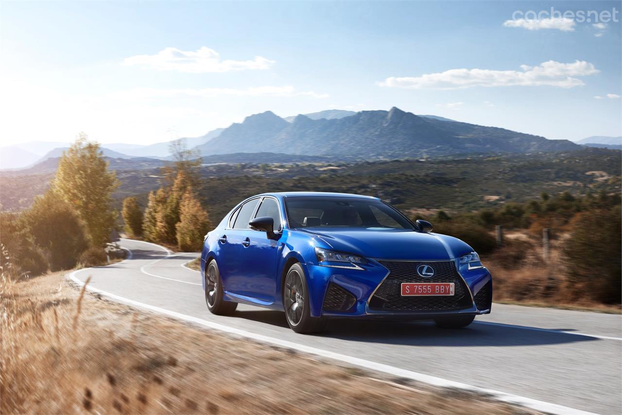 La "F" característica de los modelos más prestacionales de Lexus hace referencia al circuito de Fuji. Lugar, junto a Nürburgring, que sirve para poner a punto las versiones deportivas de Lexus.