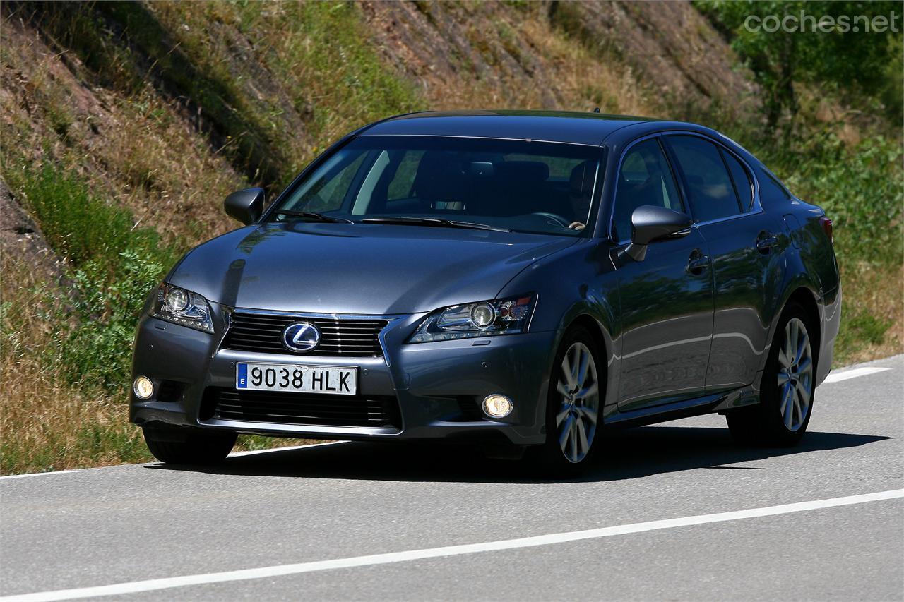 El Lexus GS450h es la berlina media de la marca japonesa que mejor relación potencia/consumo ofrece. [Fotos: Eloy García]