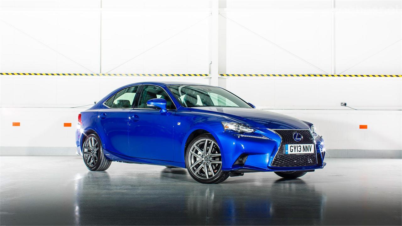 Lexus IS 300h 2015