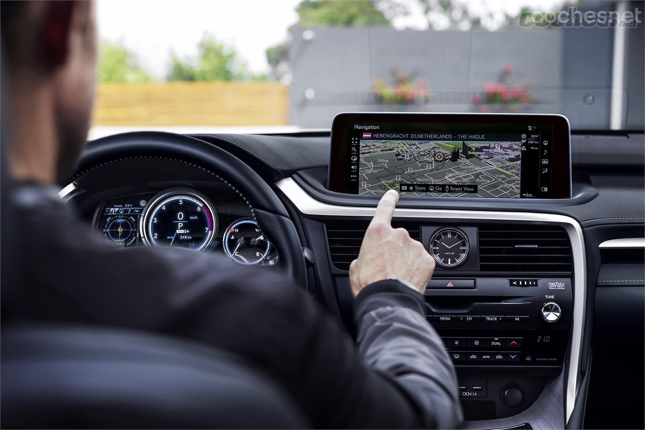 Se ha mejorado el sistema multimedia con Apple CarPlay y Android Auto. La pantalla también es táctil.