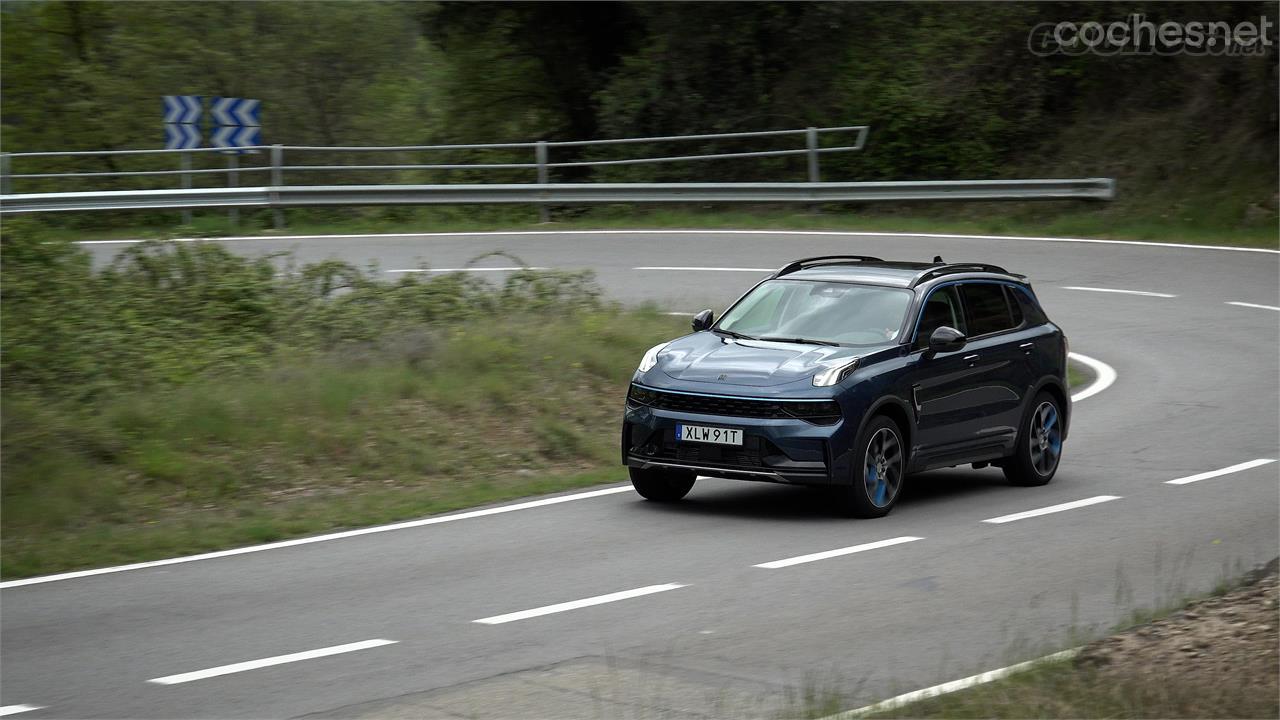 El conjunto híbrido declara 261 CV y 425 Nm. Sus prestaciones son más que respetables con una punta de 210 km/h y un 0 a 100 km/h en 7,9 segundos.