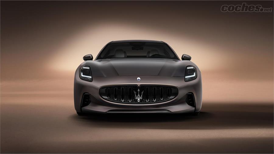 El Maserati GranTurismo Folgore se distingue por pequeños detalles exteriores y el peculiar color de su carrocería. 