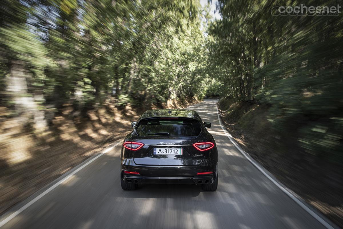 El empuje de estos motores V8 es sencillamente brutal.