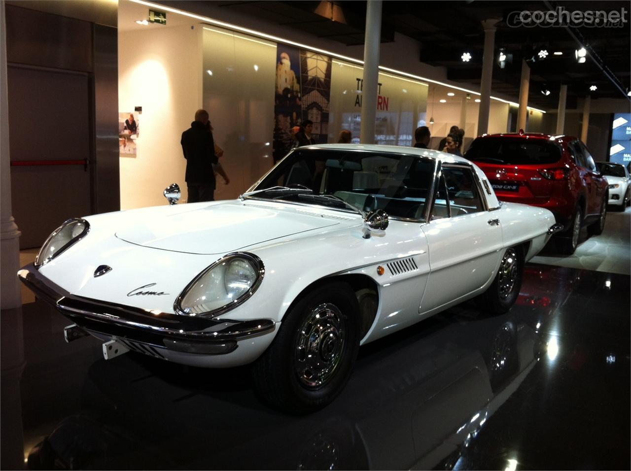 El Mazda Cosmo Sport 110 S fue el primer Mazda fabricado en serie con motor rotativo, y data de 1967.