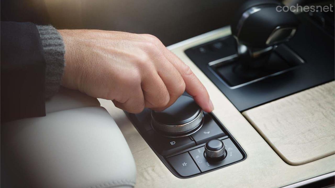 MAZDA BT50 - In a world full of touch screens, it's a joy to once again find a rotary knob to control everything.  Much more practical and safer to handle on the go.