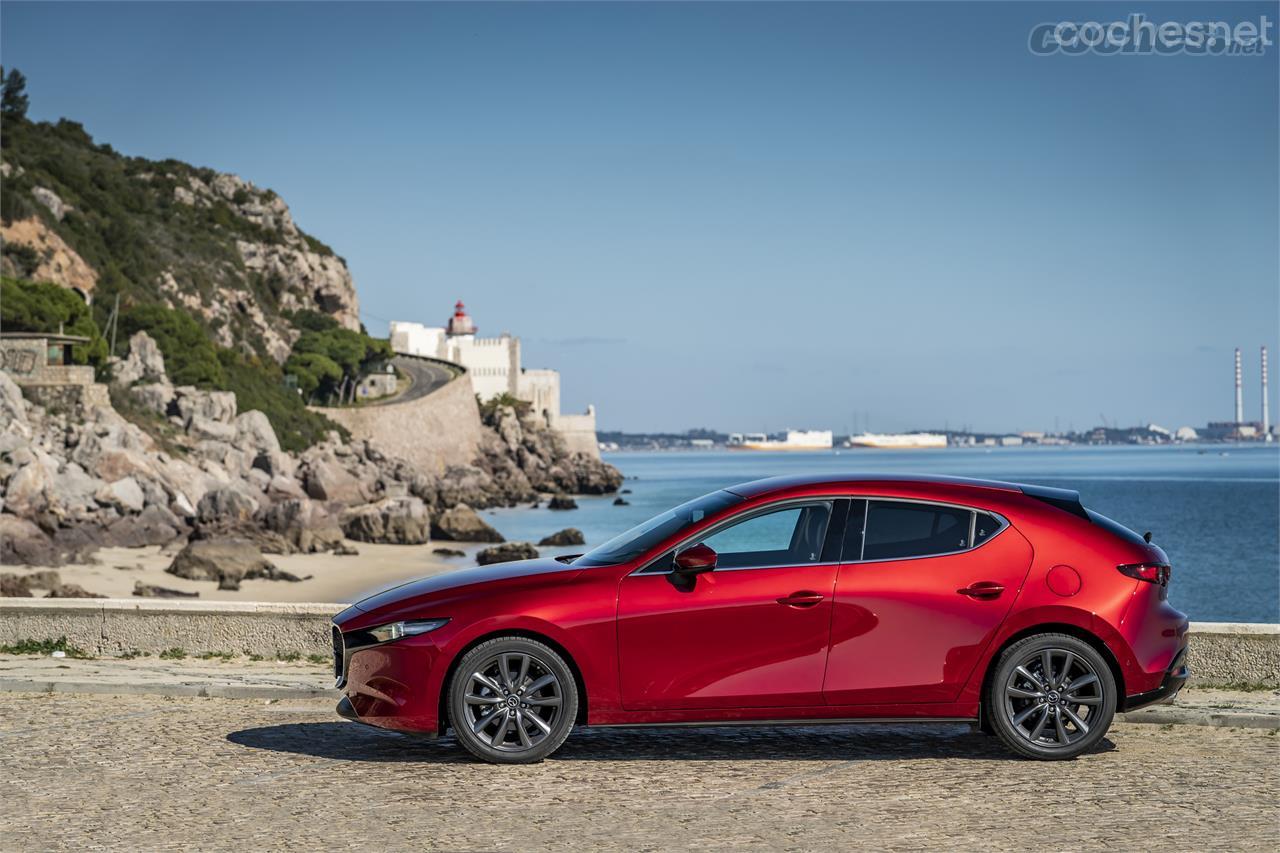 El nuevo Mazda3 luce una carrocería muy limpia, con formas suaves sin líneas de tensión.