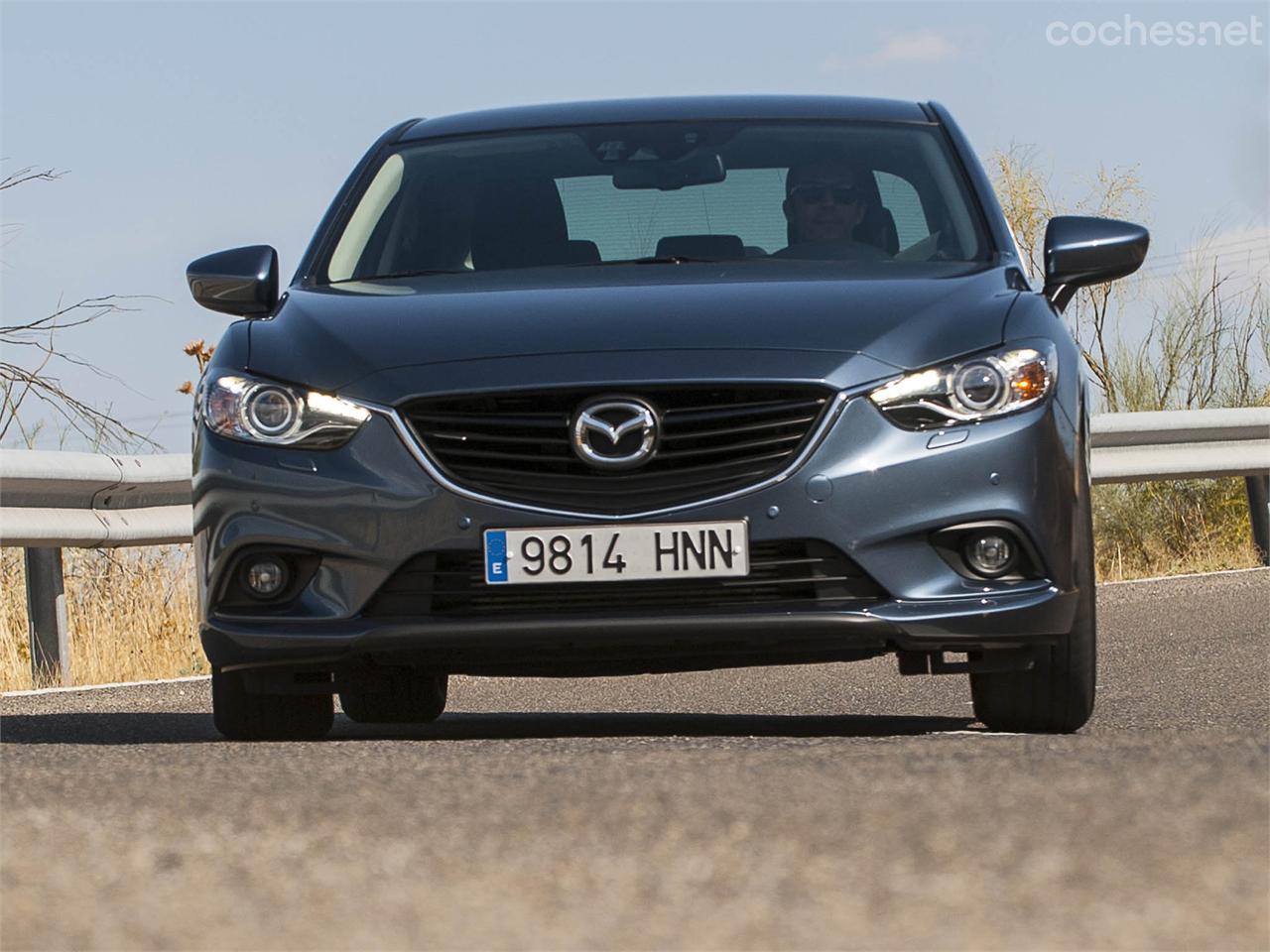 Este Mazda6 es un gran rodador, con un consumo de combustible realmente bajo para su tamaño.