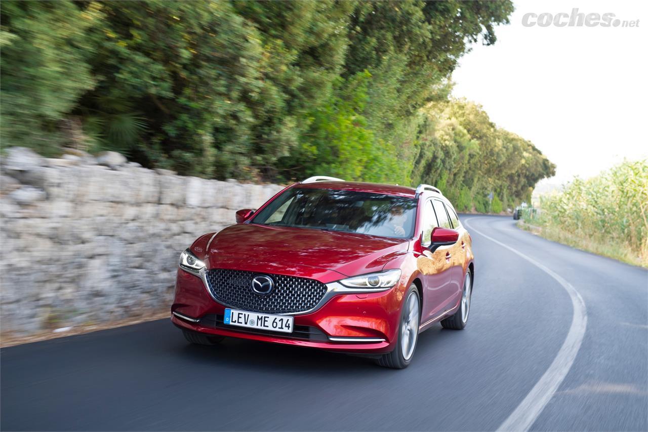 Sin ser un automóvil de orientación deportiva, el Mazda6 mejora con cada revisión su comportamiento dinámico.