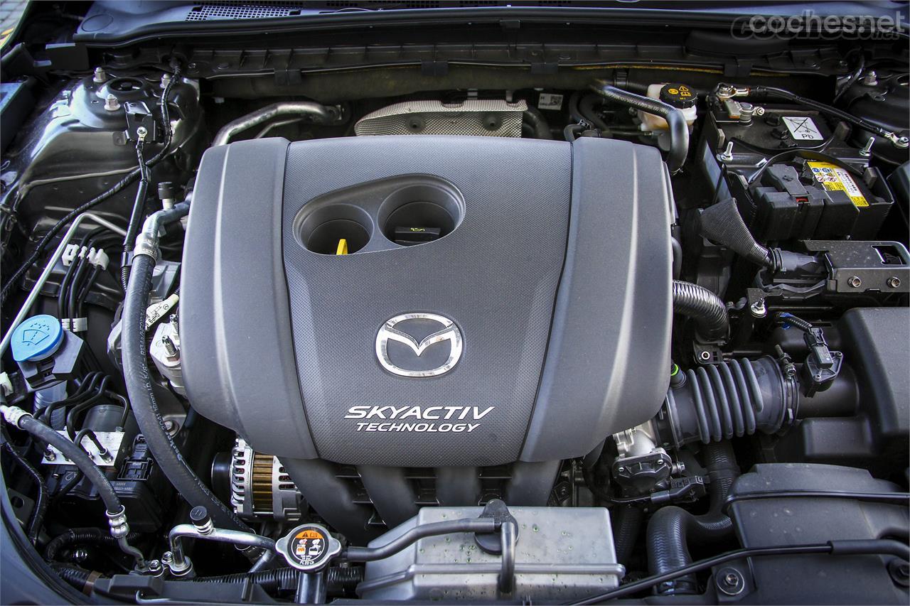 El motor 2.0 Skyactiv-G es de tipo atmosférico. No tiene turbo. Pero ofrece unas prestaciones muy agradables.