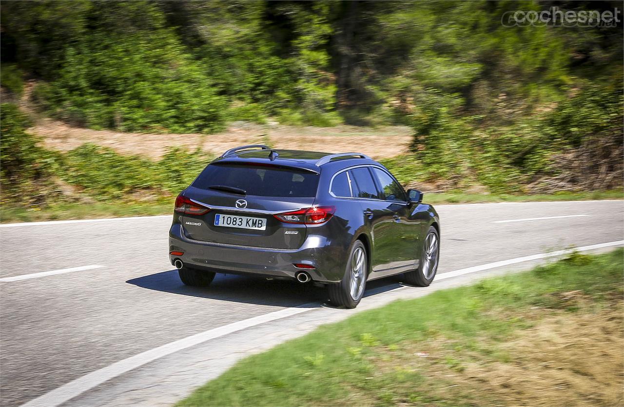 No es un coche de características deportivas pero a altas vueltas el motor empuja con bastante alegría.