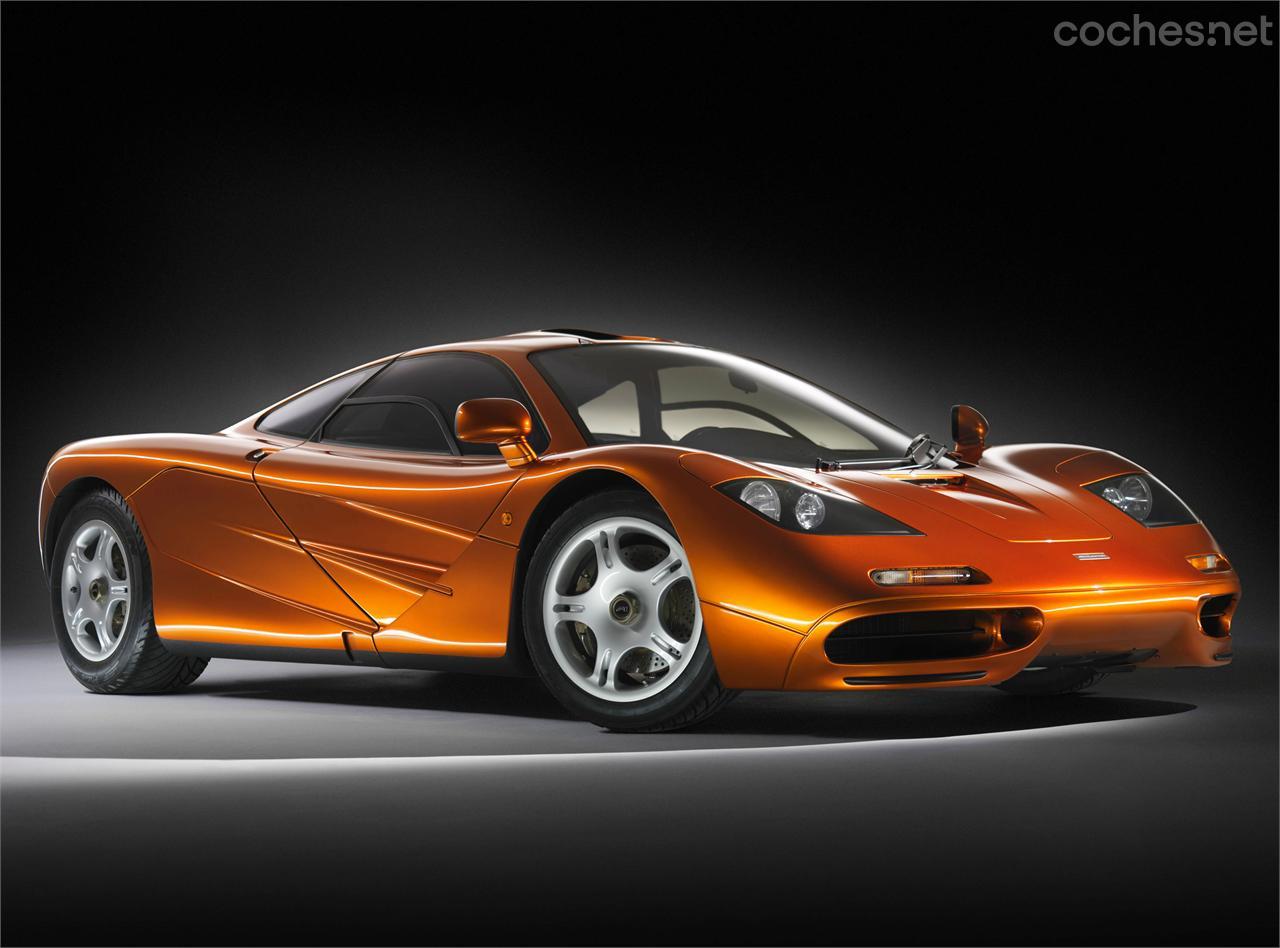 El McLaren F1 (1993-1998) estaba animado por el motor BMW M S70/2 una evolución de la mecánica del prototipo M8, que a su vez tomaba como base el S70 del 850 csi.