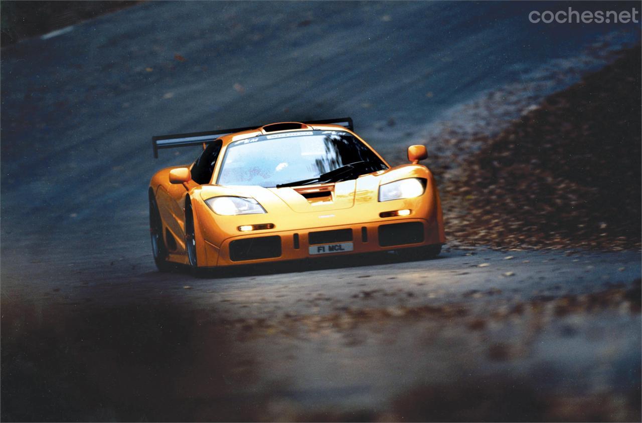 Este es el prototipo conocido como XP1 del McLaren F1 GTR LM, una serie de 5 unidades de calle del F1 GTR de competición.