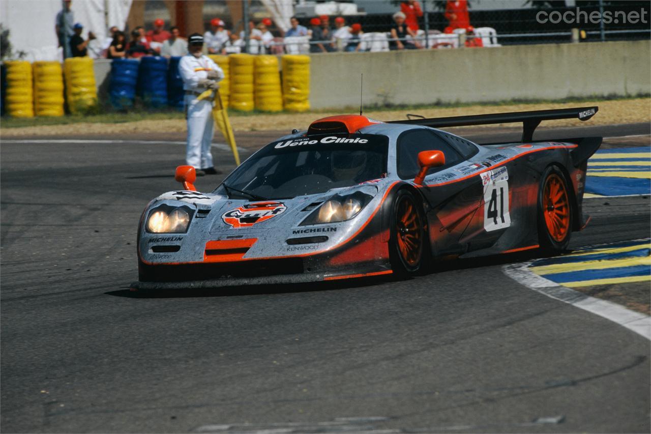 McLaren F1 GTR Long Tail 2º 24 Horas Le Mans 1997 y 1º Categoría GT1 con Jean-Marc Gounon, Pierre-Henri Raphanel y Anders Olofsson.